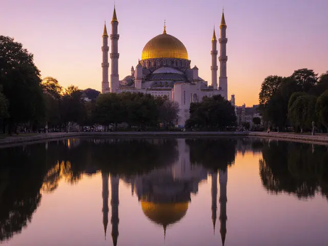 London Central Mosque: A Guide to Faith, Architecture, and Community