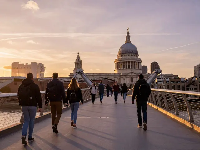 Best Times of Year to Explore Lifestyle Bridges in London